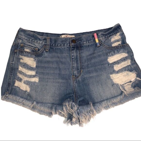 Hollister distressed jean shorts - Picture 2 of 4